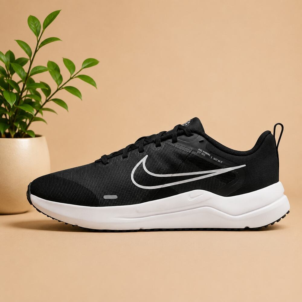NWT Nike Downshifter 12 Extra Wide Men's Running Shoes Black/White US 8.5